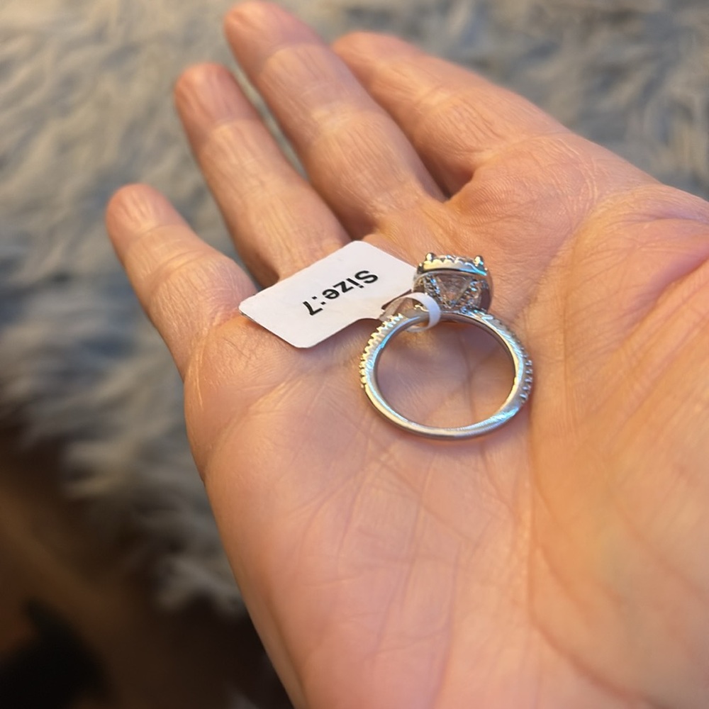 Ring - Picture 7 of 8